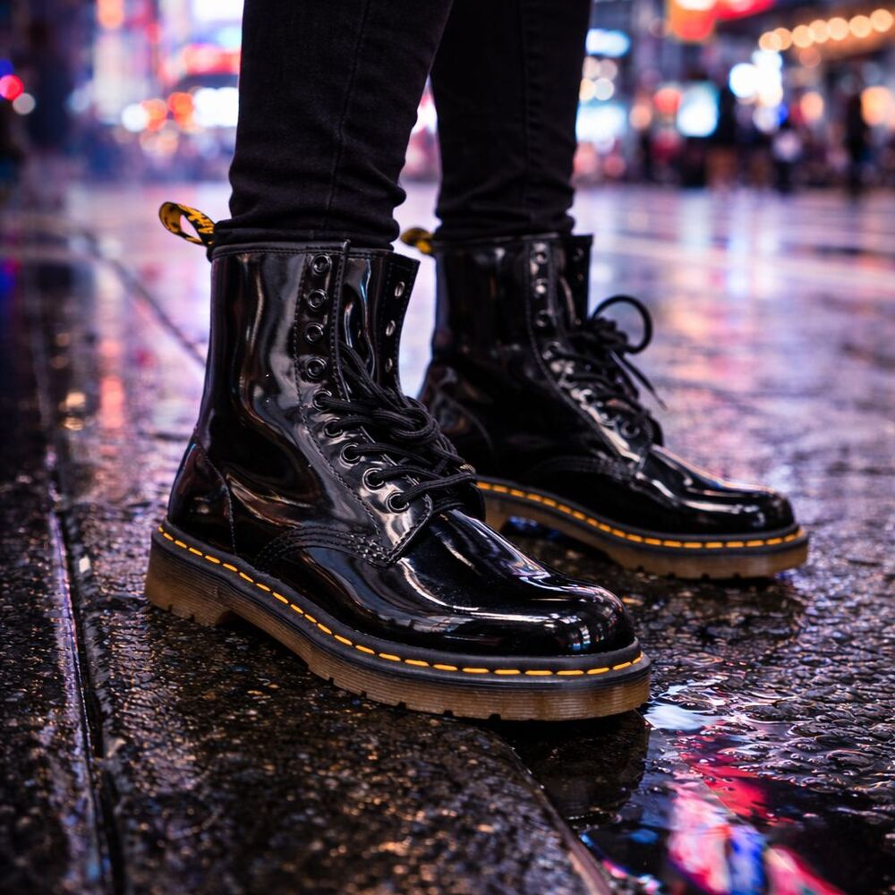 Dr Martens 1460 Boots Womens Size 8 Black Patent Leather Lace Up Combat Ankle